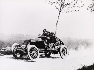 renaults-first-race